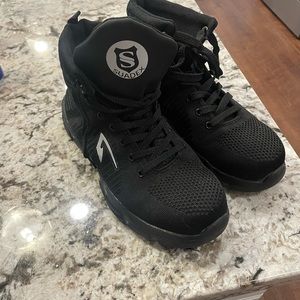 Men’s 10.5 US STEEL TOE BOOTS AS NEW.